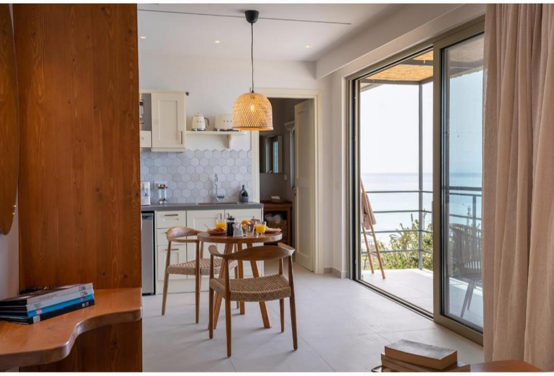 Thea Beachfront Suites In Lourdas Beach Lourdata  Buitenkant foto